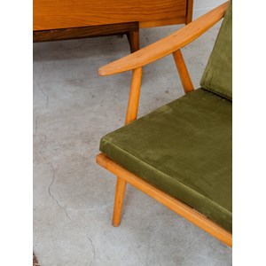 Jakob, le fauteuil en velours vert n°429
