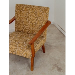 Jakob, le fauteuil bas à motifs n°439
