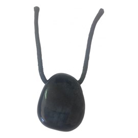 Pendentif percé en dumortierite