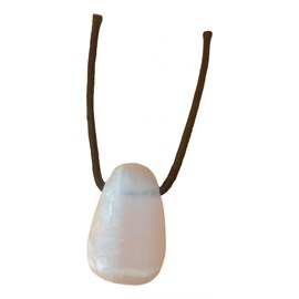 Pendentif percé en sélénte