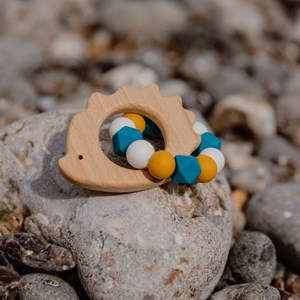 Hochet bois et silicone hérisson