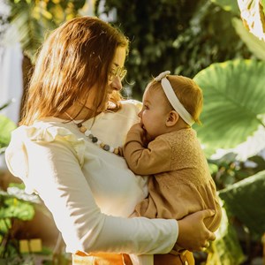Collier d'allaitement- grey & wood ring
