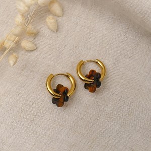Boucles d'oreilles camélia - marron