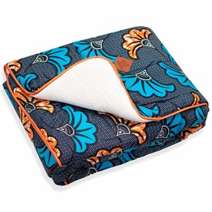 Couverture en gaze de coton et wax bleu