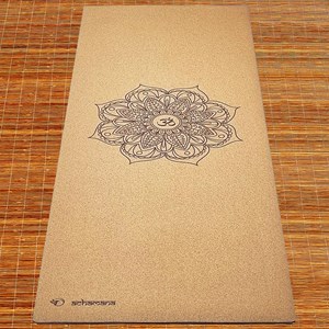 Tapis yoga liège mandala 5mm + sac liège
