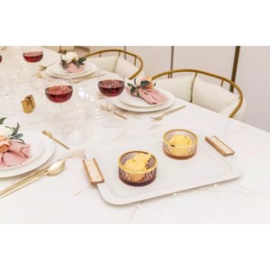 Plateau blanc avec poignées en bois