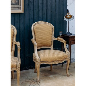 Paire de fauteuils cabriolet n°104