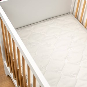 Matelas bébé avec cale bébé amovible
