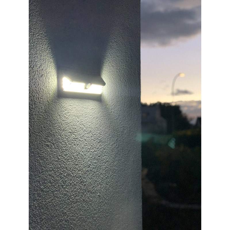 Spot solaire avec détecteur de présence