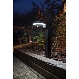 Borne solaire moderne et très éclairante