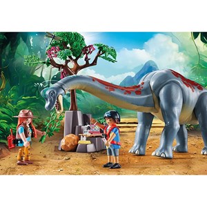 Brachiosaure avec explorateurs et aérogl