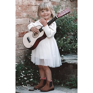 Guitare en bois naturel