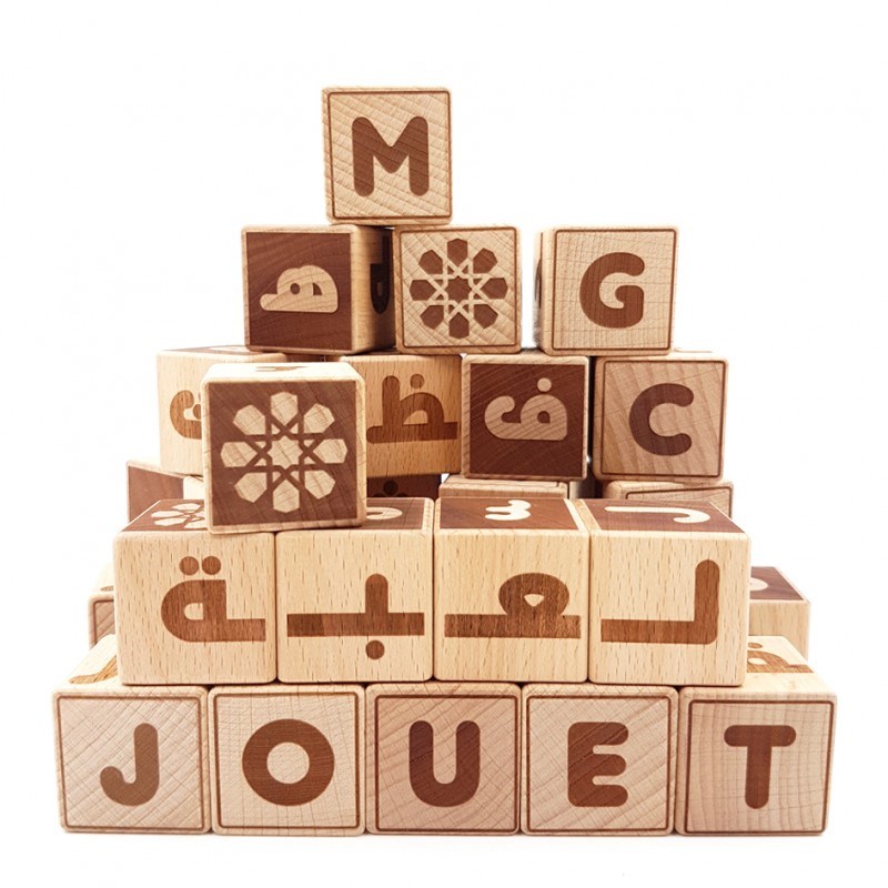 Cubes alphabet arabe-français