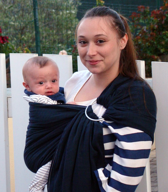 Porte bébé maru sling marine lucky