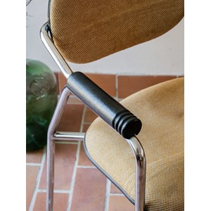 Jakob, le fauteuil en métal n°462