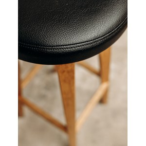 Axel, le tabouret en frêne n°456