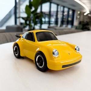 Petite voiture porsche 911 jaune