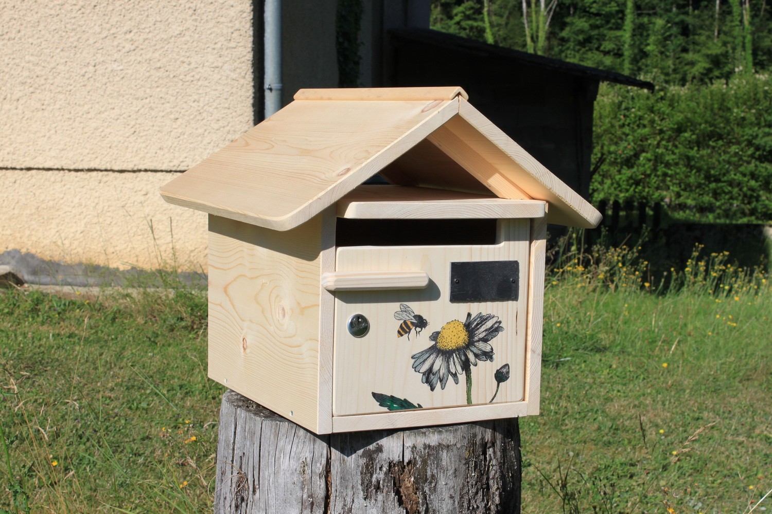 Maison d'abeilles en bois, tube de ruche d'abeilles, boîte d'apiculture,  nichoir d'abeilles suspendues, boîte à insectes de jardin, boîte d'abri de  nid 15 x 15 x 9 cm : : Commerce, Industrie
