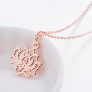 Collier fleur de lotus or rose