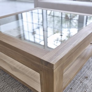 Table basse vitrée en bois de teck