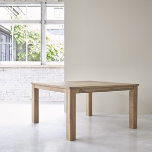 Table carré en teck 6 à 8 pers