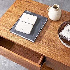 Table basse en bois finition noyer