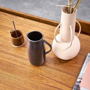 Table basse en bois finition noyer