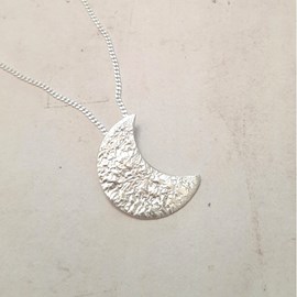 Collier jaci croissant de lune argent