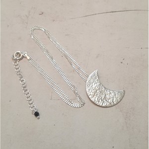 Collier jaci croissant de lune argent