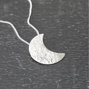 Collier jaci croissant de lune argent