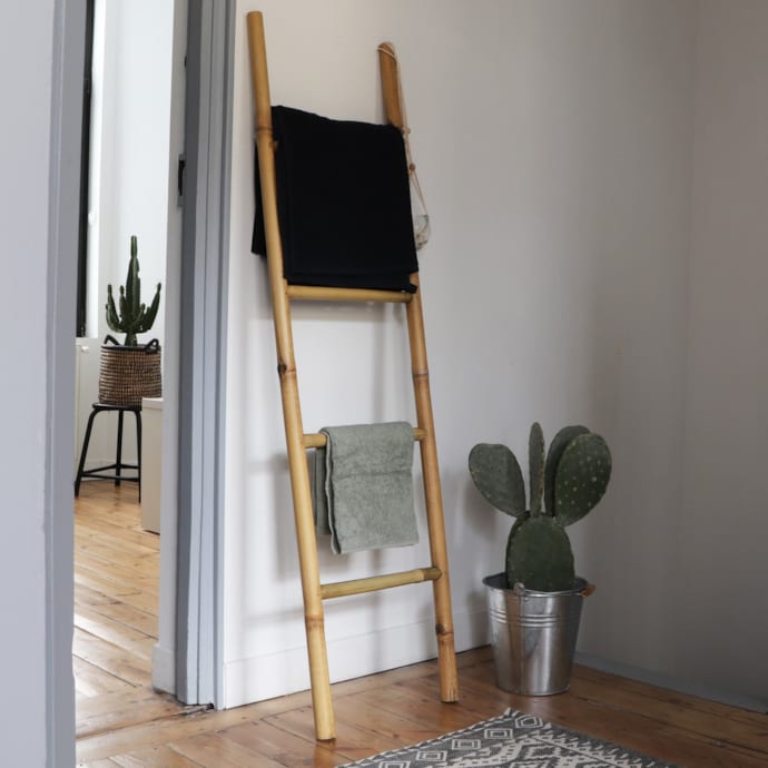 Porte-Serviettes Bambou Relaxdays - 3 Barres + 3 Tablettes, 152cm, Pliable, Naturel