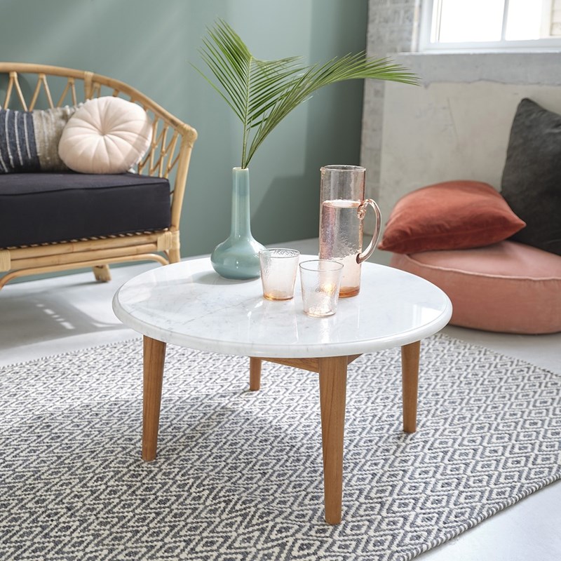 Berah Getah - Table basse ronde marbre blanc et teck