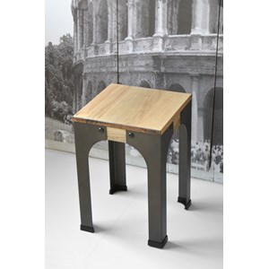 2 Tabourets bas industriel vintage