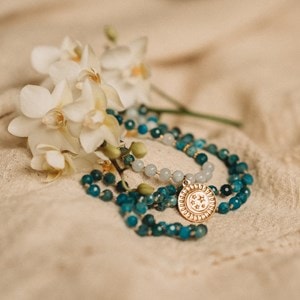 Collier mala, 108 pierres apatite