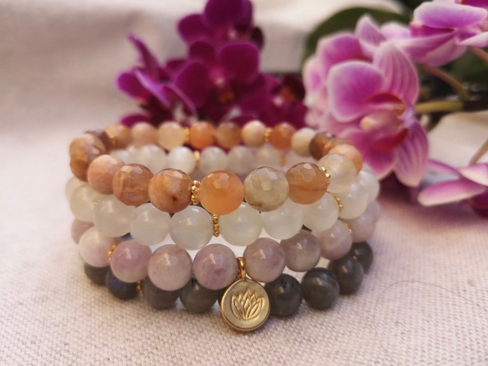 Bracelet pierre naturelle fleur verte - bijou femme perles gemmes pourpre -  – Bhakti Meditation Shop