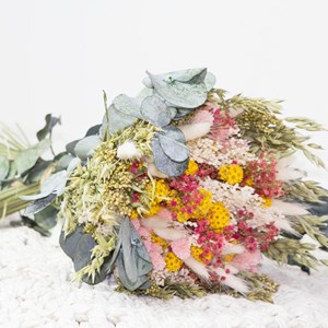 Bouquet de fleurs séchées rose et jaune