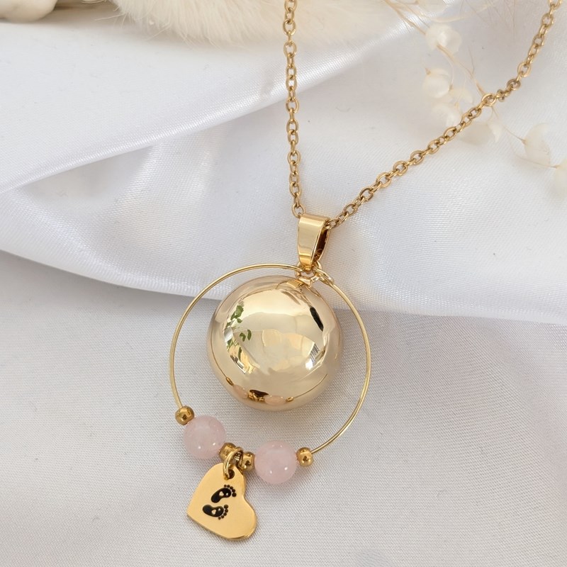 Bola de grossesse cœur pieds de bébé