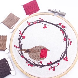 Mini kit de broderie – robin wreath