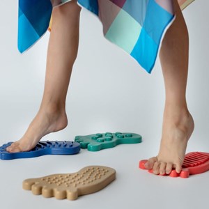 Parcours sensoriel montessori pieds