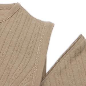 Gigoteuse légère à manches amovibles