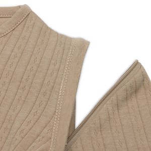 Gigoteuse légère à manches amovibles