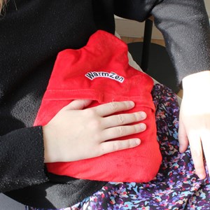 Bouillotte graines de lin polaire rouge 30x21 cm