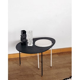 Liv, la table basse mategot gubi n°145