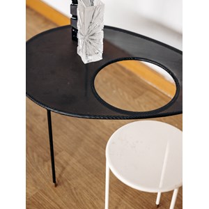 Liv, la table basse mategot gubi n°145