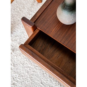 Maïa, la table de chevet n°83