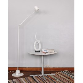Julien, le lampadaire en métal n°60