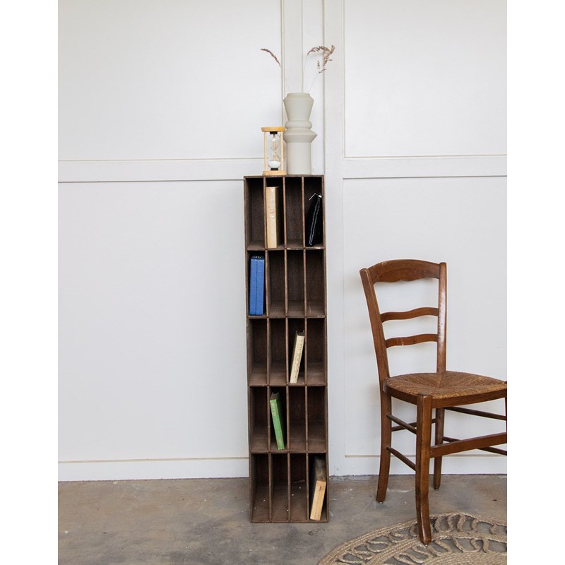 Madeleine, la bibliothèque en bois n°22