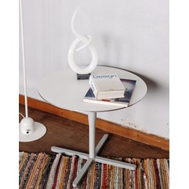 Liv, la table basse en aluminium n°139