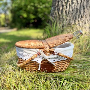 Panier en osier tissu dentelle lin