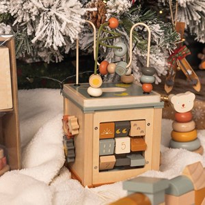 Cube d'activité en bois multicolore